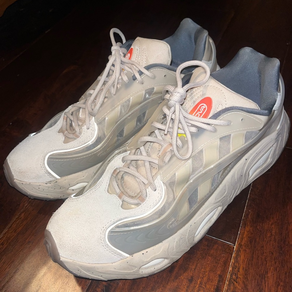 Adidas oznova size 10